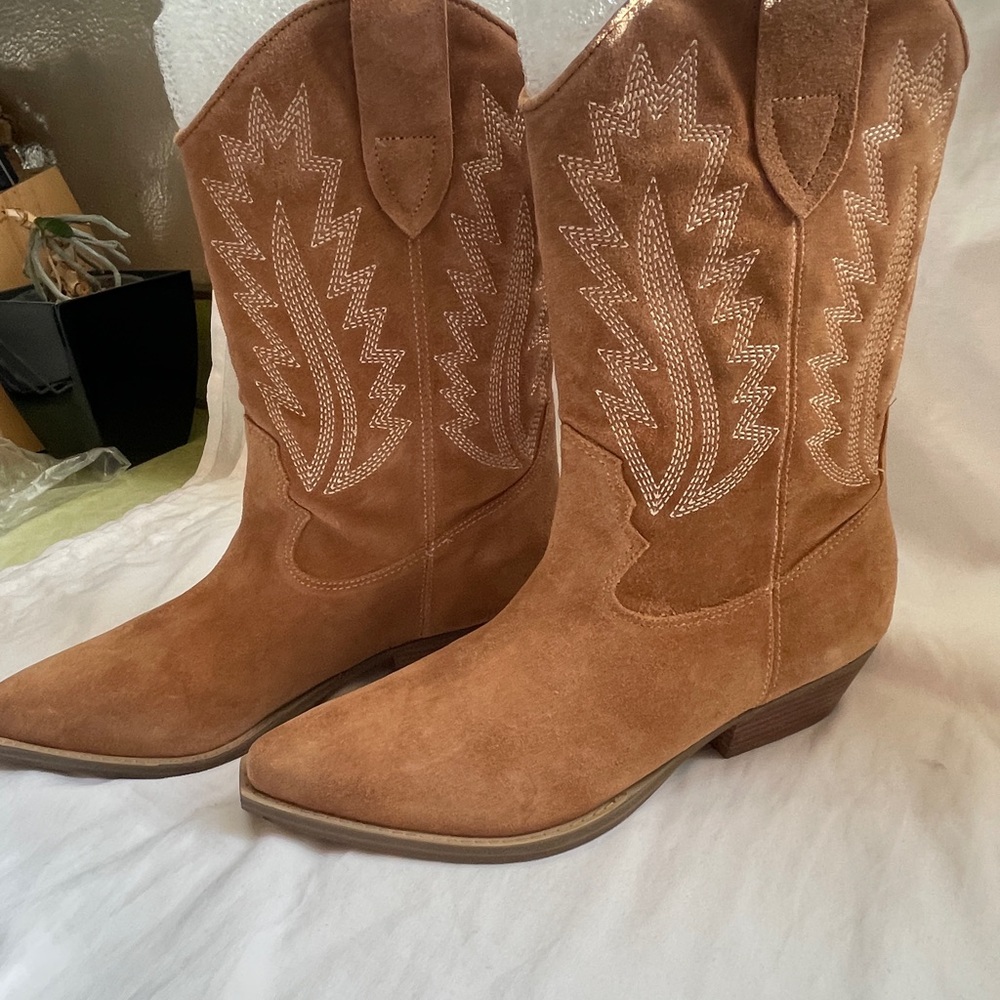 Marc Fisher “Natara” Western Boots for women size 8 1/2